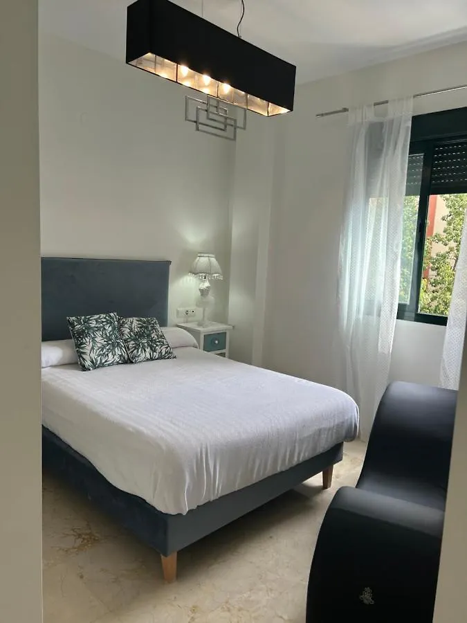 Larios Centro Triniad Suites مالقة شقة